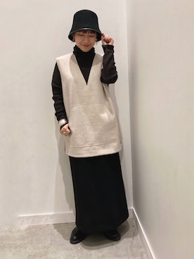 「アイテム（ジャンパースカート）」を使った、真依子さん（レディース・152cm）の秋コーディネート