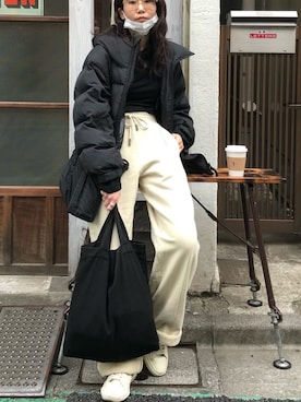 「off white」｜「アイテム（スウェットパンツ）」を使った、saori.oさん（レディース・165cm）の春コーディネート