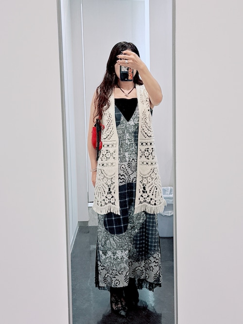 新品タグ付　MEDI SHELL MOTIF CROCHET KNIT VEST MEDI SHELL MOTIF CROCHET KNIT VESTを使った人気ファッション