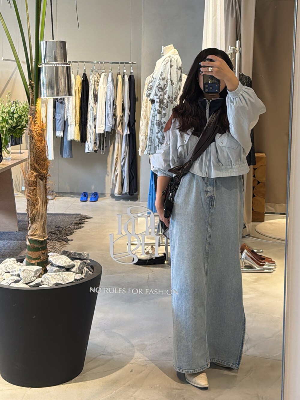 EDWIN×ETRETOKYO COREデニムハイライズサススカートを使った人気