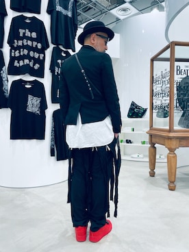 「COMME des GARCONS HOMME PLUS（コムデギャルソンオムプリュス）のアイテム（パンツ、ブラック系）」を使った、MACROMANCEさん（メンズ・170cm）の春コーディネート