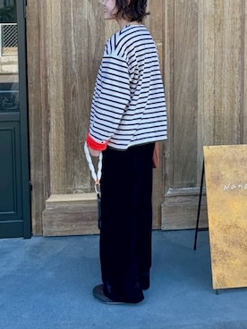 「アイテム（スニーカー）」を使った、ハナレさん（レディース・154cm）の冬コーディネート