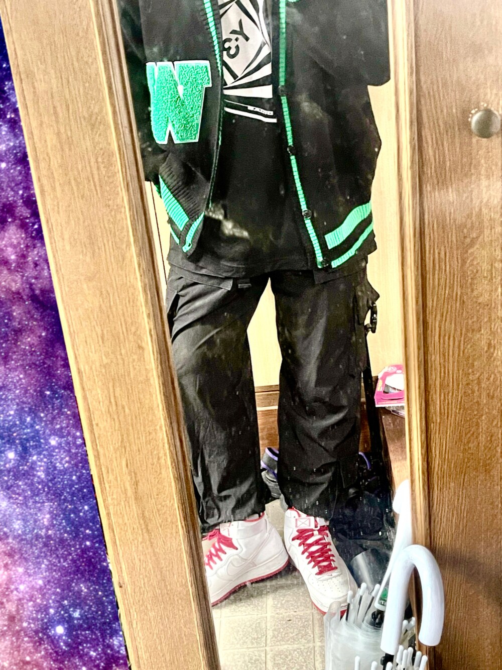 「だから秋服が好き、L.H.P、whiteland、カーゴパンツ、カーディガン、Danke schon、Y-3、NIKE、AIR FORCE 1」｜「Y-3のM CH1 OPTIMISTIC ILLUSIONS SS TEE（Tシャツ/カットソー、ブラック系）」を使った、おせちさん（メンズ・173cm）の秋コーディネートの1枚目の写真