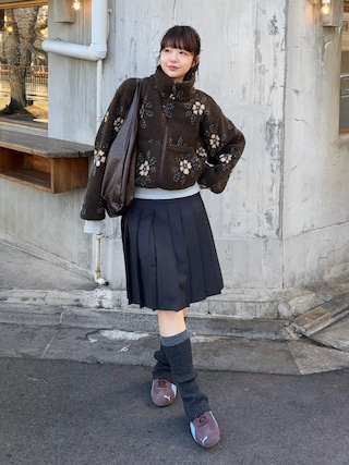 「Didot.showroom(ディドット ショールーム)のフラワーボアジップアップブルゾン(ブルゾン)」を使った、UKIさん(レディース・155cm)の冬コーディネート