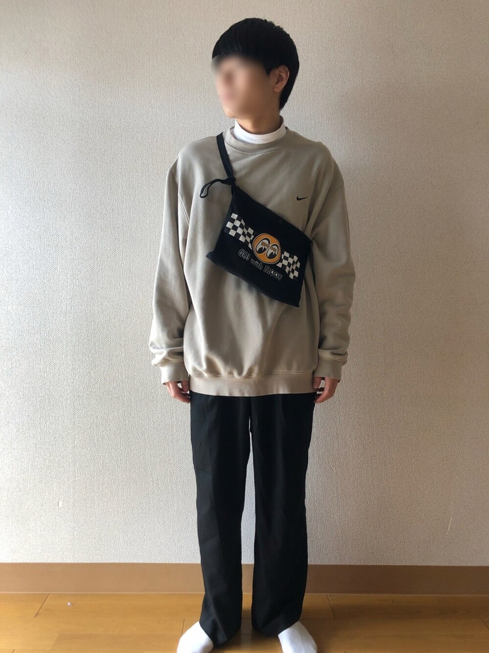「UNIQLOのアイテム（Tシャツ/カットソー、ホワイト系）」を使った、ゆたろさん（メンズ・168cm）の春コーディネートの1枚目の写真