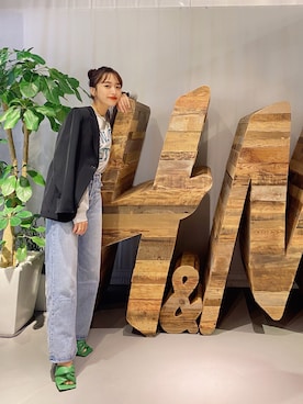 「H&M（エイチ・アンド・エム）のアイテム（スウェット）」を使った、近藤千尋さん（レディース・160cm）の秋コーディネート