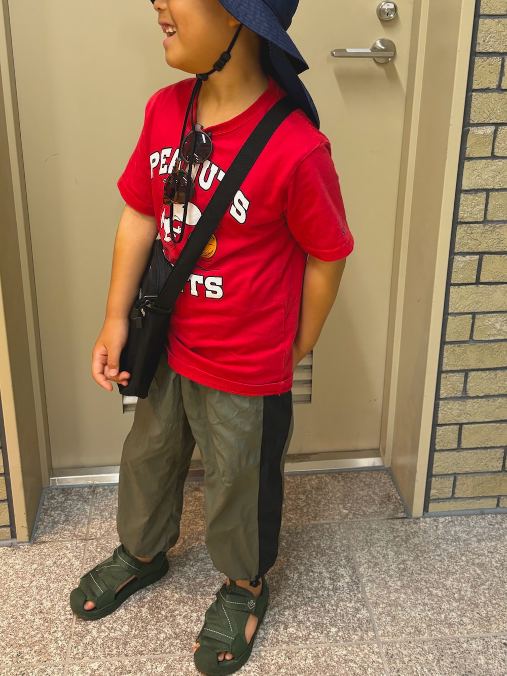 「ZARA KIDSのアイテム（パンツ、グリーン系）」を使った、kaaiさん（キッズ・110cm）の夏コーディネートの1枚目の写真