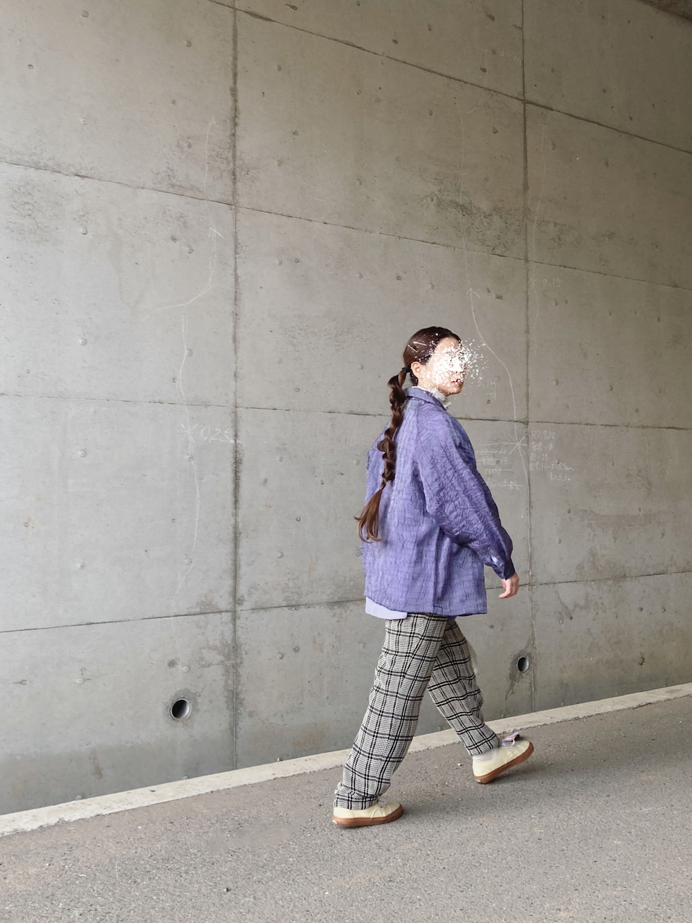 「古着、メルカリ、古着ジャケット、レトロジャケット、バイオレット、春アウター、チェックパンツ、VANS、しゃわしゃわ、レトロ、レトロコーデ、古着MIX、古着コーデ、古着女子、used」｜「古着のアイテム（ジャケット/アウター、パープル系）」を使った、Yotchさん（レディース・163cm）の冬コーディネートの1枚目の写真