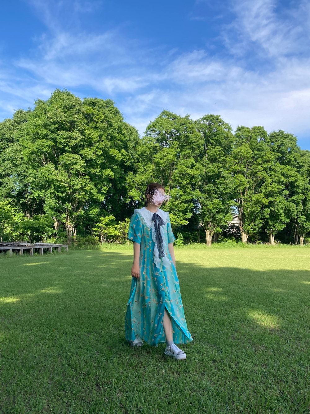 「古着、メルカリ、古着ワンピース、古着ワンピ、ヴィンテージワンピース、花柄ワンピース、ロングワンピース、vintage style、vintage、古着MIX、古着コーデ、古着女子、レトロ、used、春コーデ」｜「古着のアイテム（ワンピース/ドレス、ブルー系）」を使った、Yotchさん（レディース・163cm）の春コーディネートの1枚目の写真