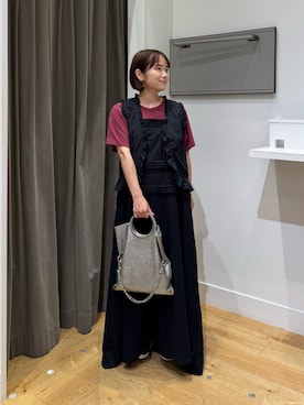 「HLAADA（フラーダ）のHLAADA for ROSEBUD/SCHIFFLI EMBROIDERY VEST（ベスト、ブラック系）」を使った、tsuzukiさん（レディース・145cm）の夏コーディネート