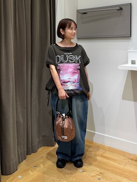 「ROSE BUD（ローズバッド）のDENIM/BACK SATIN PANTS（デニムパンツ、ブルー系）」を使った、tsuzukiさん（レディース・145cm）の夏コーディネート