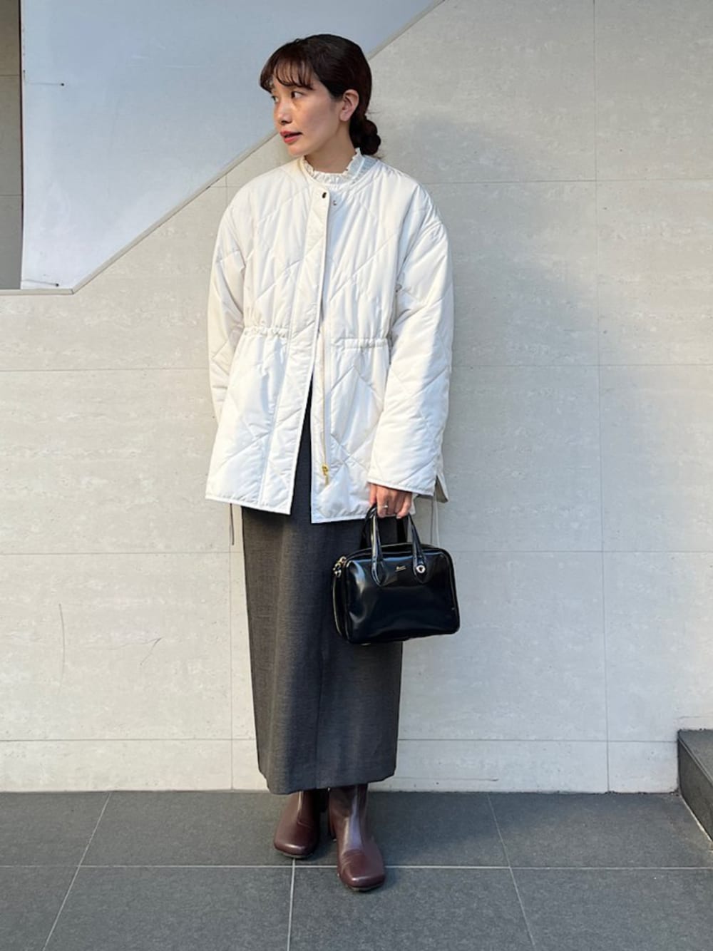 「SHIPS、SHIPS for women、シップス、シップス フォー ウィメン(SHIPS for women)、冬コーデ、冬アウター、キルティング、キルティングジャケット、タイトスカート」｜「Beau'reのBEAURE:MINI SQ BOSTON（ボストンバッグ、ブラック系）」を使った、本橋さん（レディース・154cm）の冬コーディネートの1枚目の写真