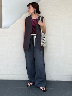 「アイテム（タンクトップ、レッド系）」を使った、本橋さん（レディース・154cm）の夏コーディネート