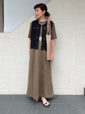 「アイテム（ベスト）」を使った、本橋さん（レディース・154cm）の夏コーディネート