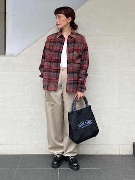 「SHIPS（シップス）のアイテム（トートバッグ）」を使った、本橋さん（レディース・154cm）の秋コーディネート