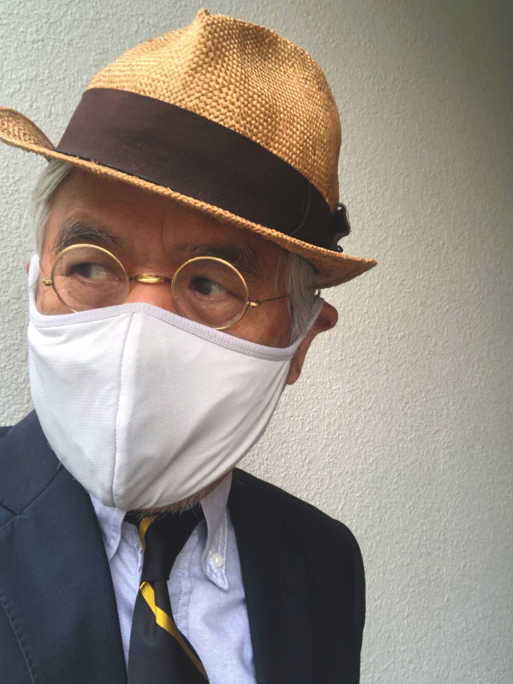 「ハット、トラッド、ボタンダウンシャツ、大人コーデ、レジメンタルストライプ、おしゃれさんと繋がりたい、ブレザースタイル、古希スタイル、丸めがね、秋のコーデ」｜「PUBのアイテム（ハット、ベージュ系）」を使った、しまうまおじさんさん（メンズ・165cm）の秋コーディネートの1枚目の写真