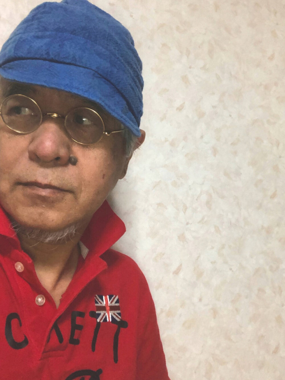 「秋のコーデ、大人カジュアル、休日スタイル、ポロシャツ、おしゃれさんと繋がりたい、わざわざパン焼き帽、古希スタイル、丸めがね」｜「わざわざのアイテム（キャップ、ブルー系）」を使った、しまうまおじさんさん（メンズ・165cm）の秋コーディネートの1枚目の写真