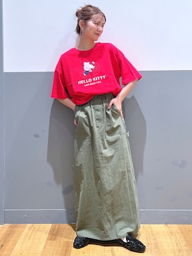 「Right-on（ライトオン）のOther(ソノタ)「サンリオキャラクターズ」プリントＴシャツ（Tシャツ/カットソー、レッド系）」を使った、iwarisa_right_onさん（レディース・155cm）の春コーディネート