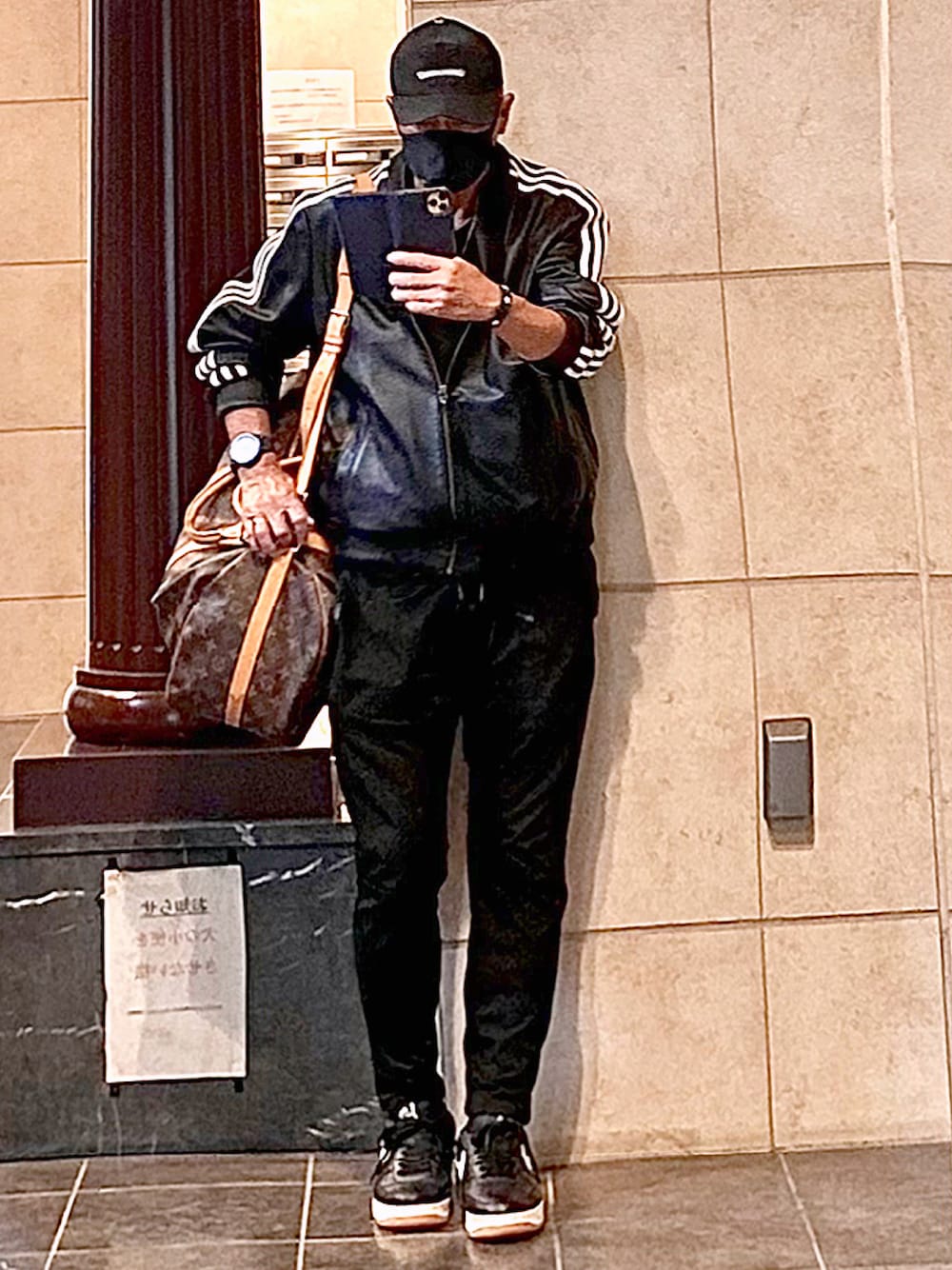 「EDWINのＦ.L.Eジョーガ（スウェットパンツ、ブラック系）」を使った、K-Kenji⚾️さん（メンズ・174cm）の秋コーディネートの1枚目の写真