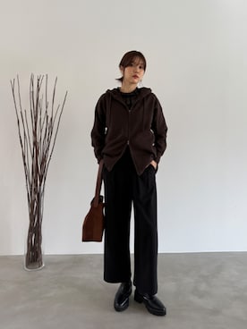 「アイテム（パーカー）」を使った、STYELEDELIさん（レディース・169cm）の秋コーディネート