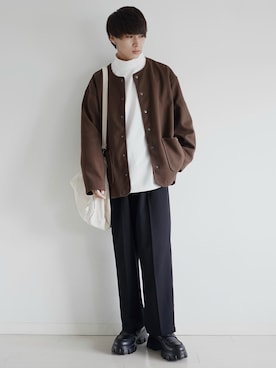 「エテリオ」｜「アイテム（スラックス）」を使った、こーせ︎︎︎︎︎︎︎︎さん（メンズ・169cm）の秋コーディネート