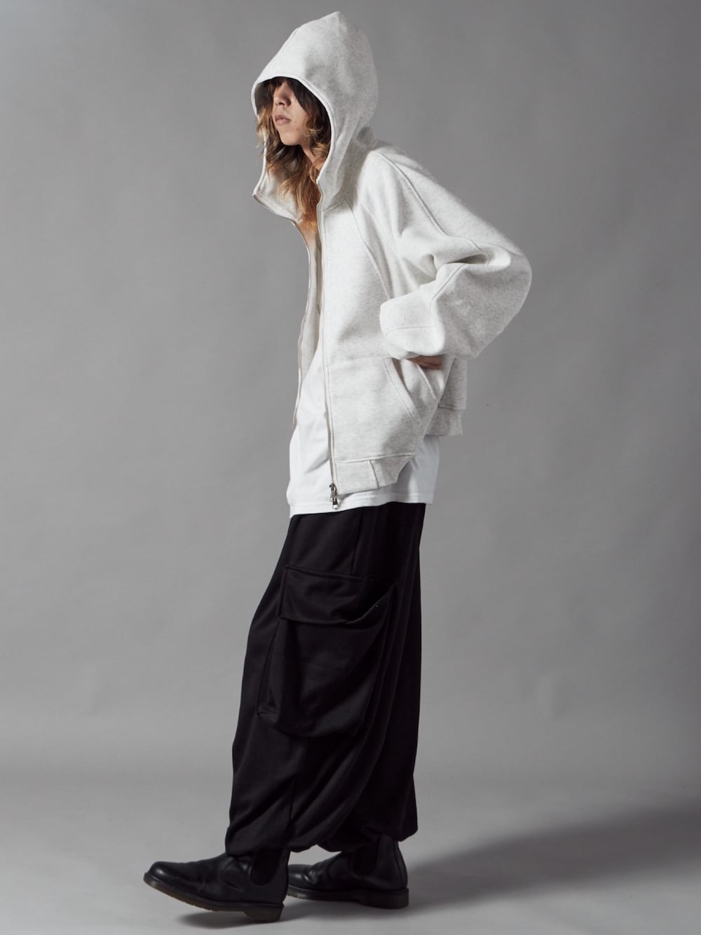 Theater code（シアターコード）の「High-Neck Zip-Up Hoodie