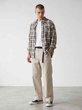 「Gramicci（グラミチ）のGramicci/グラミチ Gramicci PANT パンツ グラミチパンツ テーパード コットン ユニセックス 2026年 夏 夏服 秋服（チノパンツ、ベージュ系）」を使った、mikiさん（メンズ・178cm）の夏コーディネート