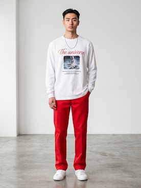 「Dickies（ディッキーズ）の【お気に入り数11万人突破】Dickies/ディッキーズ THE ORIGINAL FIT 874 TCツイル センタープレス スケーターパンツ レングス32インチ ワークパンツ イージーパンツ 2026年 夏 夏服 秋服（チノパンツ、レッド系）」を使った、mikiさん（メンズ・178cm）の夏コーディネート