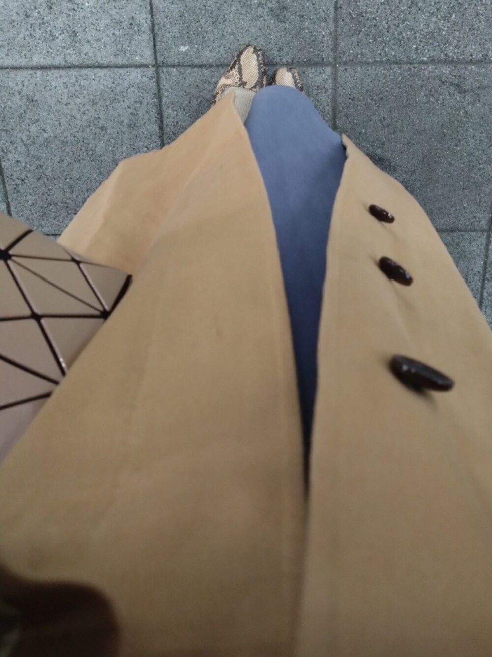 「MOUSSYのOVERSIZED SPRING コート（その他アウター、イエロー系）」を使った、square-pさん（レディース・152cm）の春コーディネートの1枚目の写真