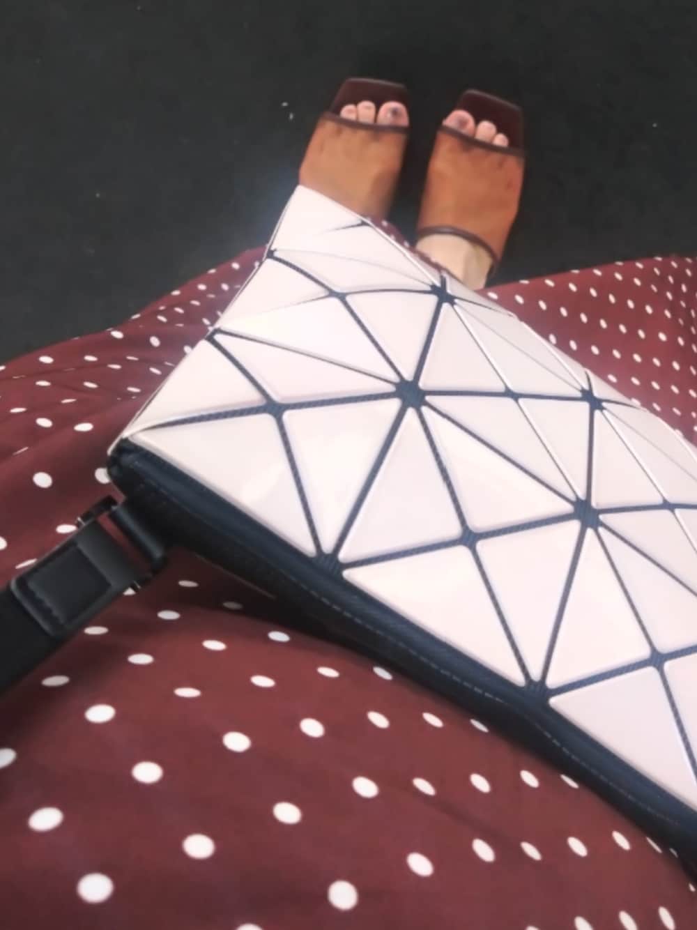 「BAO BAO ISSEY MIYAKEのBao Bao Issey Miyake Matte Lucent Crossbody Bag（ショルダーバッグ、ホワイト系）」を使った、square-pさん（レディース・152cm）の夏コーディネートの1枚目の写真