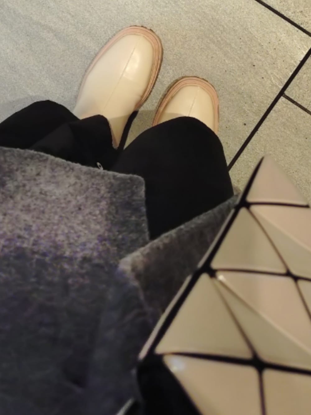 「AZUL by moussyのTRACK SOLE SIDE GORE BOOTS/トラックソールサイドゴアブーツ（ブーツ、ベージュ系）」を使った、square-pさん（レディース・152cm）の冬コーディネートの1枚目の写真