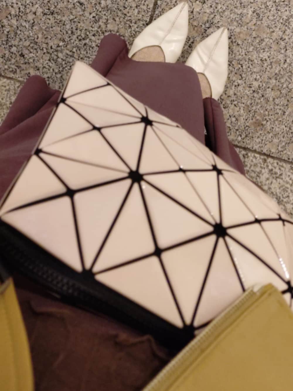 「BAO BAO ISSEY MIYAKEのBao Bao Issey Miyake Matte Lucent Crossbody Bag（ショルダーバッグ、ホワイト系）」を使った、square-pさん（レディース・152cm）の春コーディネートの1枚目の写真
