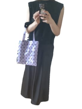 「BAO BAO ISSEY MIYAKE（バオバオイッセイミヤケ）のアイテム（トートバッグ、パープル系）」を使った、square-pさん（レディース・152cm）の秋コーディネート