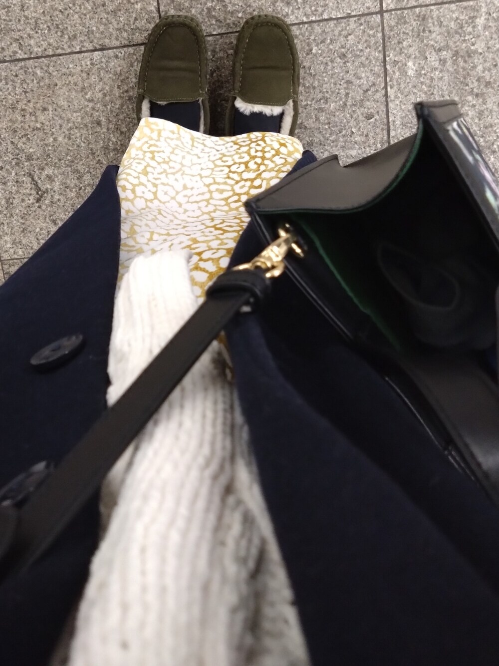 「SLYのCHENILLE CABLE ASYMMETRY TOPS（ニット/セーター、ホワイト系）」を使った、square-pさん（レディース・152cm）の冬コーディネートの1枚目の写真