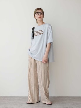 「reca（レカ）の無地/ストライプエンボス加工イージーパンツ（その他パンツ、ブラウン系）」を使った、recastaffさん（レディース・165cm）の春コーディネート