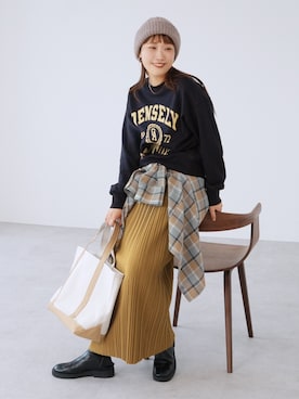 「reca（レカ）の【シリーズ累計販売数178,150枚突破！】迷わず着れる！大人のロングプリーツスカート（スカート、イエロー系）」を使った、recastaffさん（レディース・158cm）の秋コーディネート