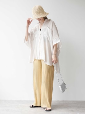 「reca（レカ）のドルマンシアーシャツ（シャツ/ブラウス）」を使った、recastaffさん（レディース・165cm）の春コーディネート