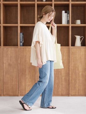 「reca（レカ）のフレンチ袖フリルプルオーバー（Tシャツ/カットソー、ホワイト系）」を使った、recastaffさん（レディース・158cm）の夏コーディネート