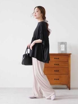 「reca（レカ）のフレンチ袖フリルプルオーバー（Tシャツ/カットソー、ブラック系）」を使った、recastaffさん（レディース・158cm）の夏コーディネート