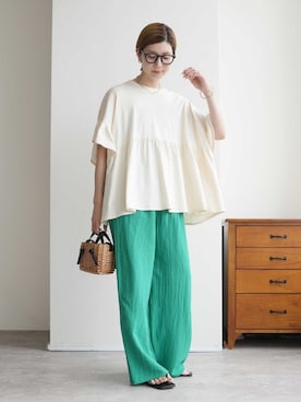 「reca（レカ）のフレンチ袖フリルプルオーバー（Tシャツ/カットソー、ホワイト系）」を使った、recastaffさん（レディース・165cm）の春コーディネート