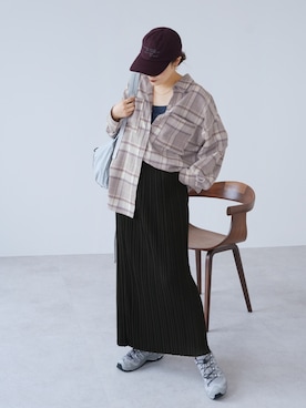 「reca（レカ）の迷わず着れる！大人のロングプリーツスカート（スカート、ブラック系）」を使った、recastaffさん（レディース・165cm）の夏コーディネート