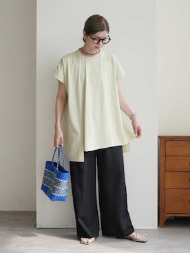 「reca（レカ）の無地/ストライプエンボス加工イージーパンツ（その他パンツ、ブラック系）」を使った、recastaffさん（レディース・165cm）の春コーディネート
