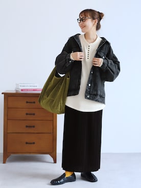 「reca（レカ）の迷わず着れる！大人のロングプリーツスカート（スカート、ブラック系）」を使った、recastaffさん（レディース・158cm）の秋コーディネート