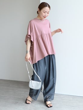「reca（レカ）のシアーカーブパンツ（その他パンツ、グレー系）」を使った、recastaffさん（レディース・165cm）の春コーディネート