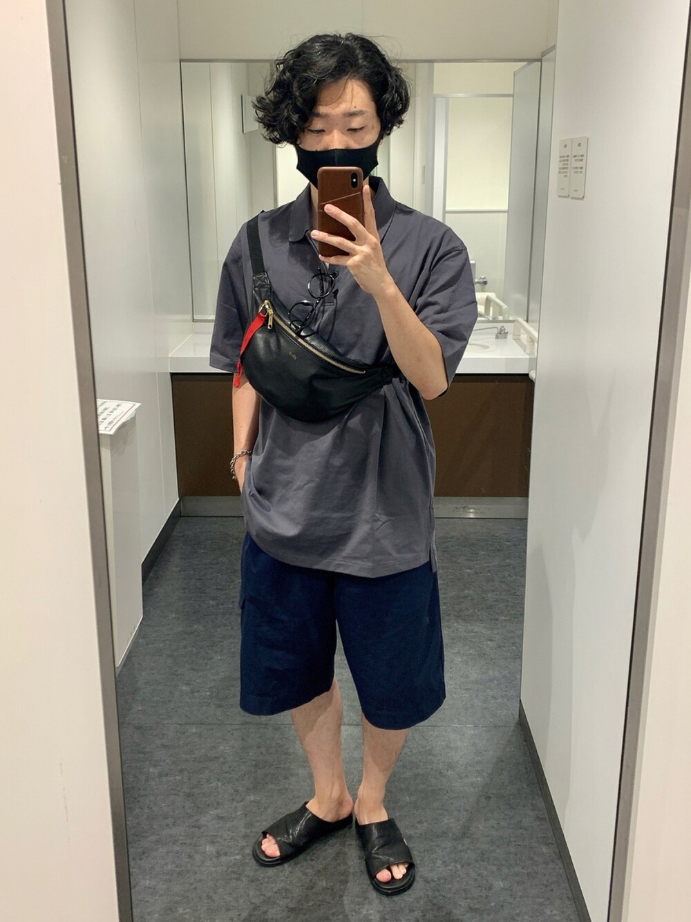 「UNIQLO+J、UNIQLO、ユニクロ、ColeHaan、ootd、glamb、夏、プチプラコーデ、ハーフパンツ、サンダル」｜「COLE HAANのゴールドウィン 2.0 スライド サンダル mens（サンダル、ブラック系）」を使った、wetchyyyyyさん（メンズ・169cm）の夏コーディネートの1枚目の写真