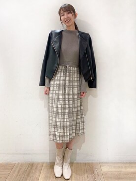 「コート」｜「アイテム（ライダースジャケット）」を使った、index スタッフさん（レディース・166cm）の秋コーディネート