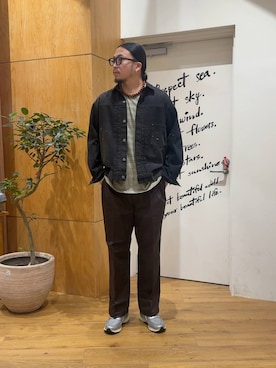 「BAYFLOW（ベイフロー）の【レギュラーフィット】カイハラデニムジャケット（デニムジャケット、ブラック系）」を使った、tagamitakatoさん（メンズ・183cm）の秋コーディネート