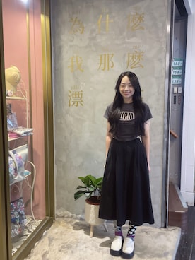 「ScoLar（スカラー）のアイテム」を使った、林怡辰さん（レディース・161cm）の秋コーディネート