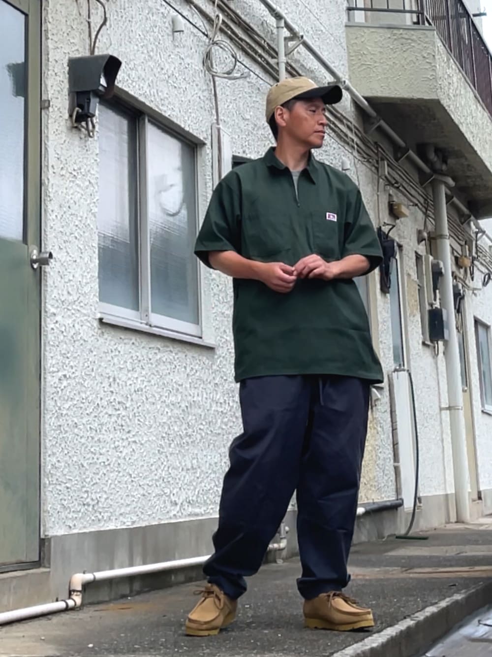 「NAUTICAのNAUTICA/ノーティカ Easy Chino Pants II（チノパンツ、グレー系）」を使った、クロ🐑さん（メンズ・168cm）の夏コーディネートの1枚目の写真