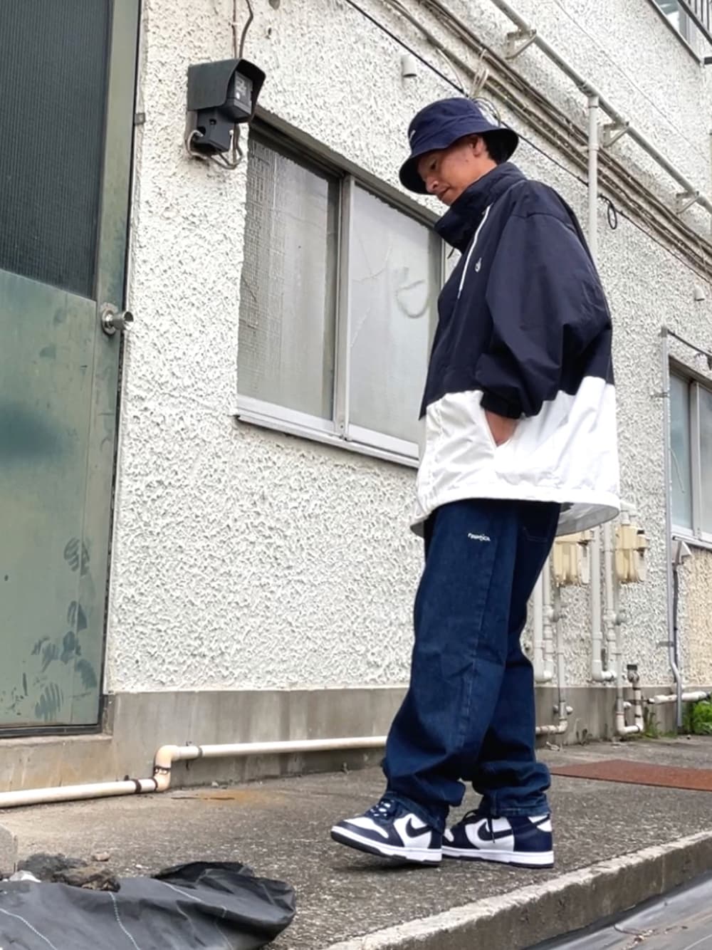 「ノーティカ、スニーカー、NIKE、ナイキ、バケットハット、ダンク」｜「NIKEのNIKE ダンク HIGH Championship Navy（スニーカー、ブルー系）」を使った、クロ🐑さん（メンズ・168cm）の秋コーディネートの1枚目の写真